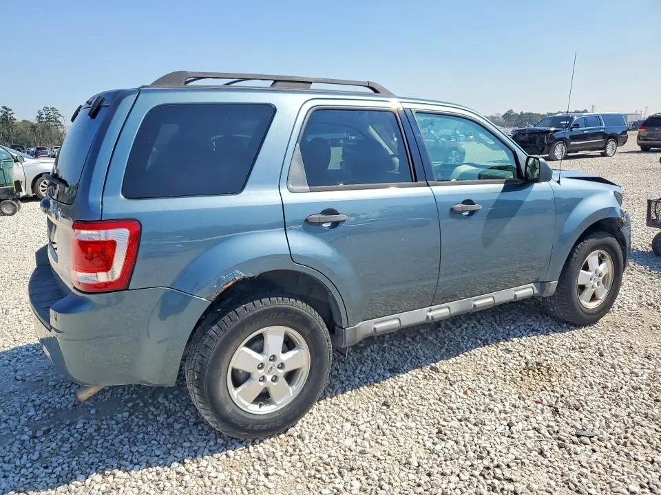 2011 FORD ESCAPE XLS  