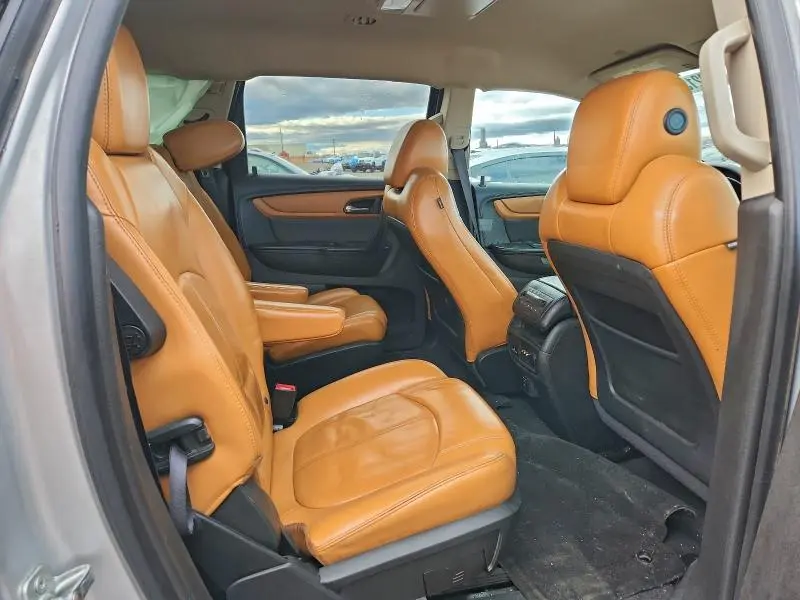 2014 CHEVROLET TRAVERSE LT  