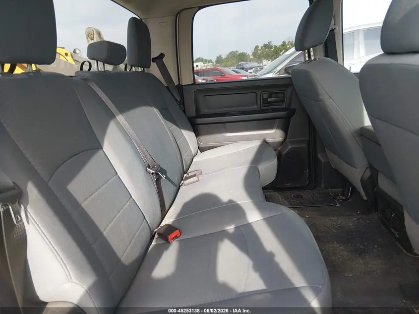 2017 RAM 1500 TRADESMAN  4X2 5'7 BOX