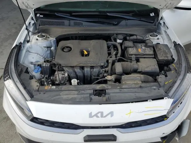 2023 KIA FORTE LX  