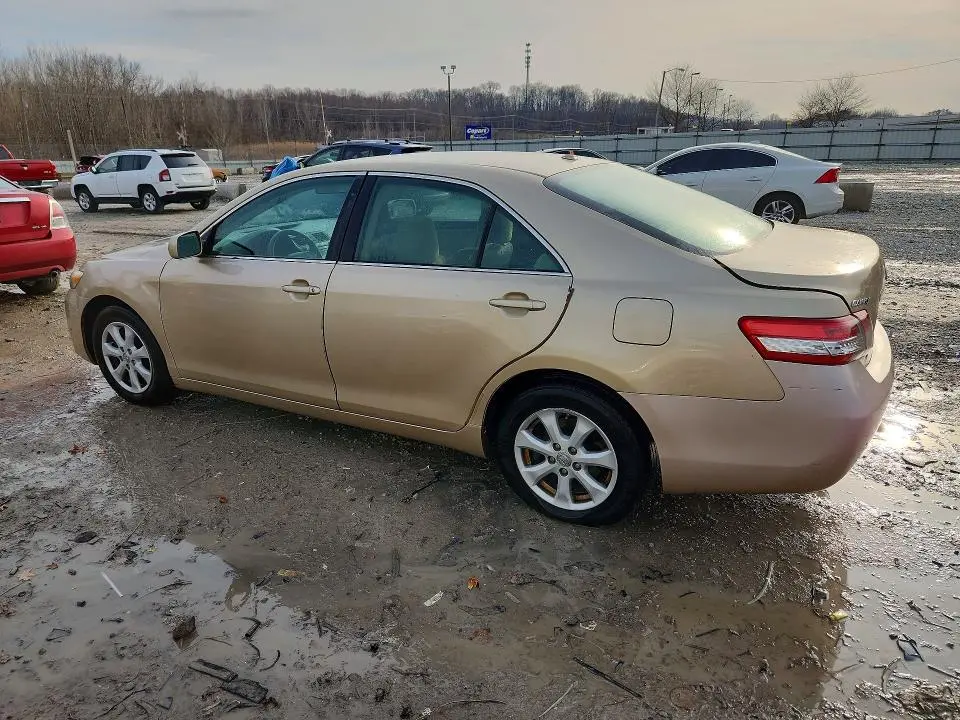 2011 TOYOTA CAMRY LE  
