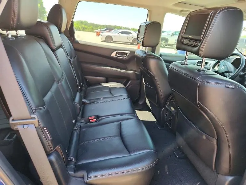 2018 NISSAN PATHFINDER SL  