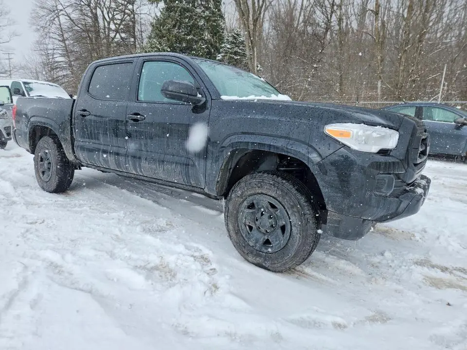 2022 TOYOTA TACOMA SR V6  