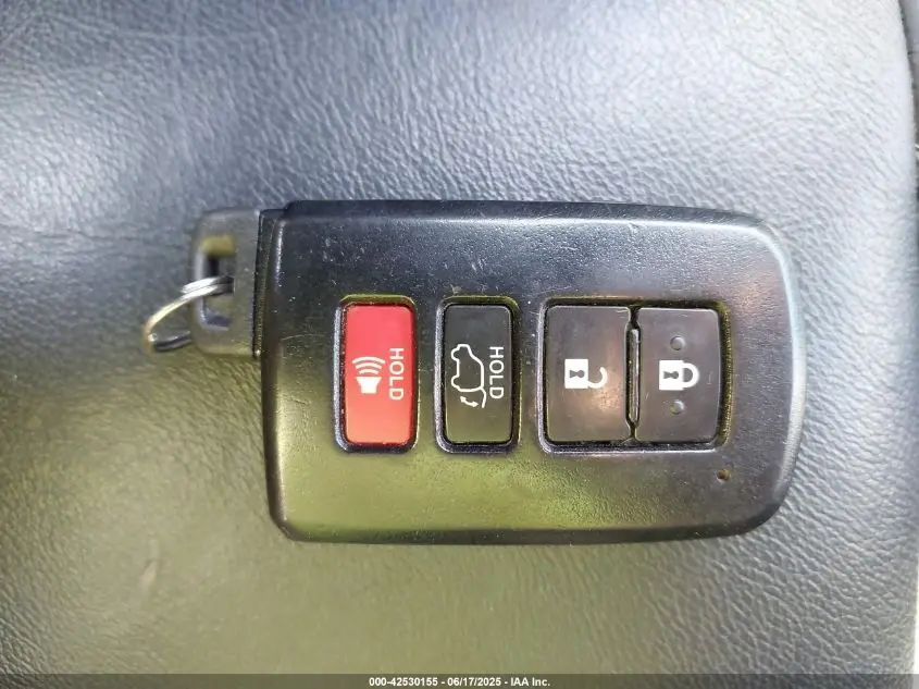 2017 TOYOTA HIGHLANDER SE