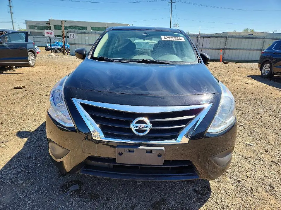 2019 NISSAN VERSA SV  