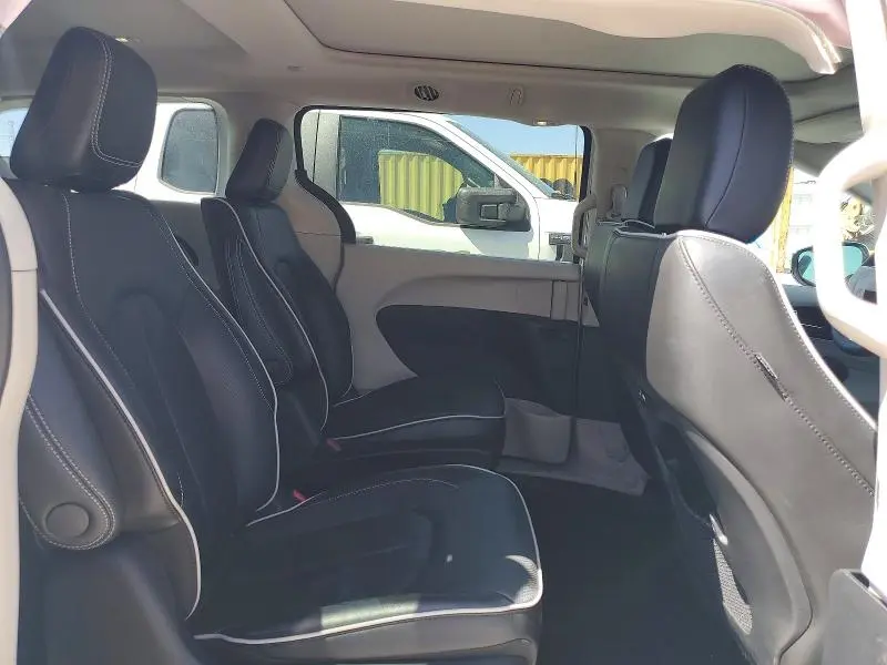2023 CHRYSLER PACIFICA HYBRID PINNACLE  