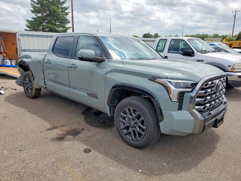 2026 TOYOTA TUNDRA PLATINUM  