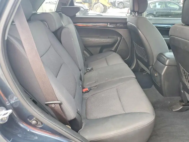 2011 KIA SORENTO LX  