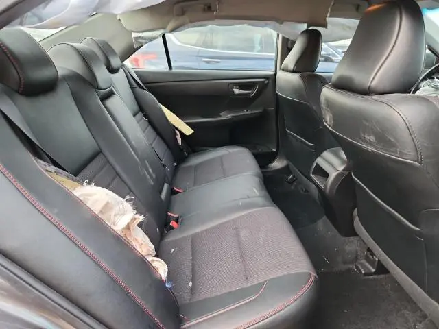 2016 TOYOTA CAMRY SE  