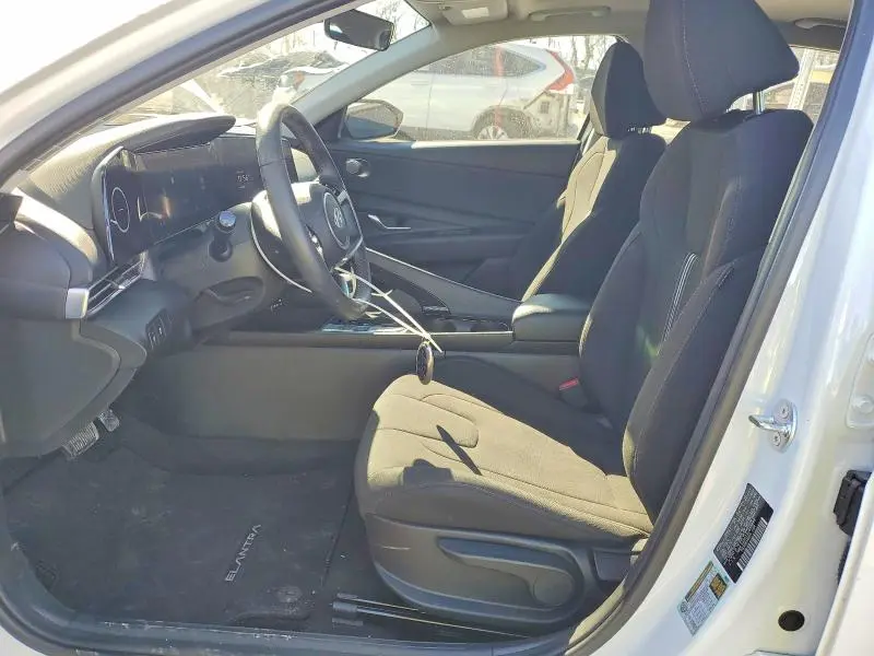 2025 HYUNDAI ELANTRA SEL  