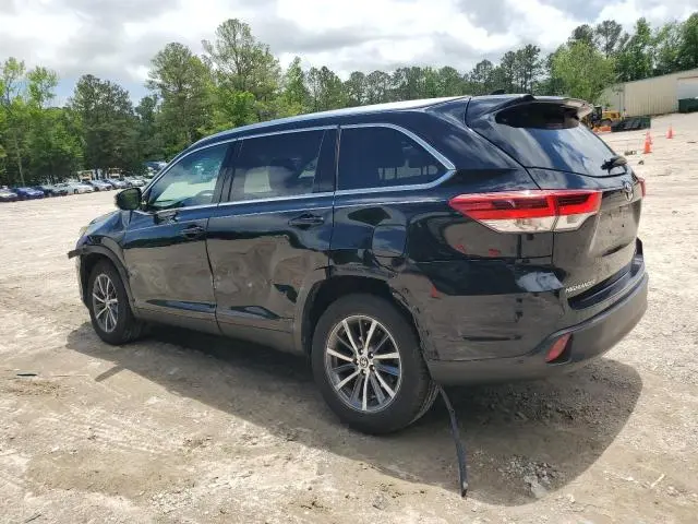 2019 TOYOTA HIGHLANDER SE  