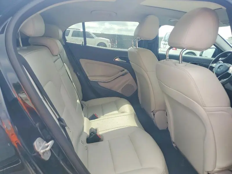 2015 MERCEDES-BENZ GLA 250 4MATIC  