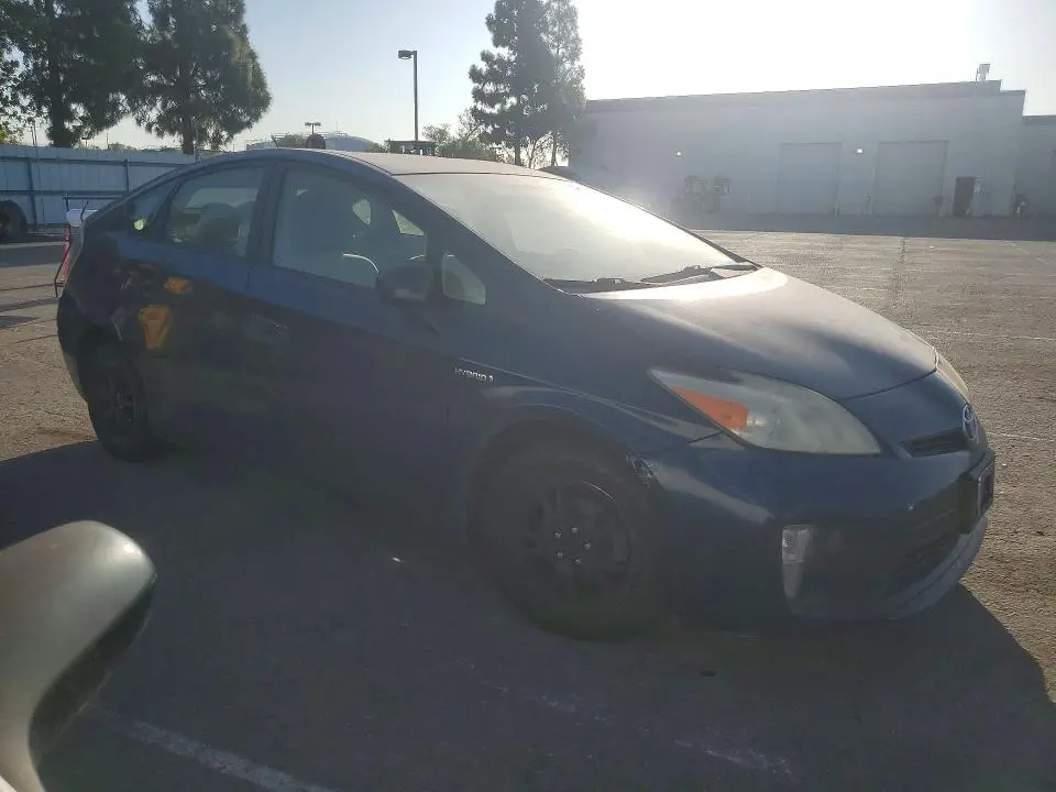 2013 TOYOTA PRIUS TWO  