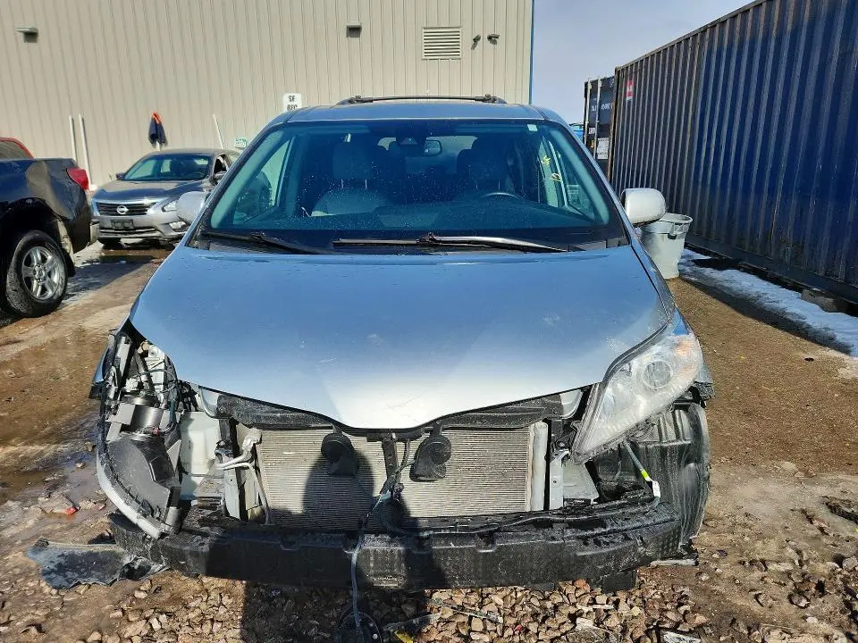 2019 TOYOTA SIENNA XLE 7-PASSENGER  