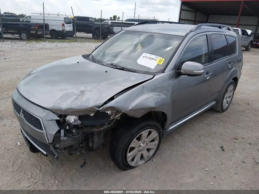 2013 MITSUBISHI OUTLANDER SE