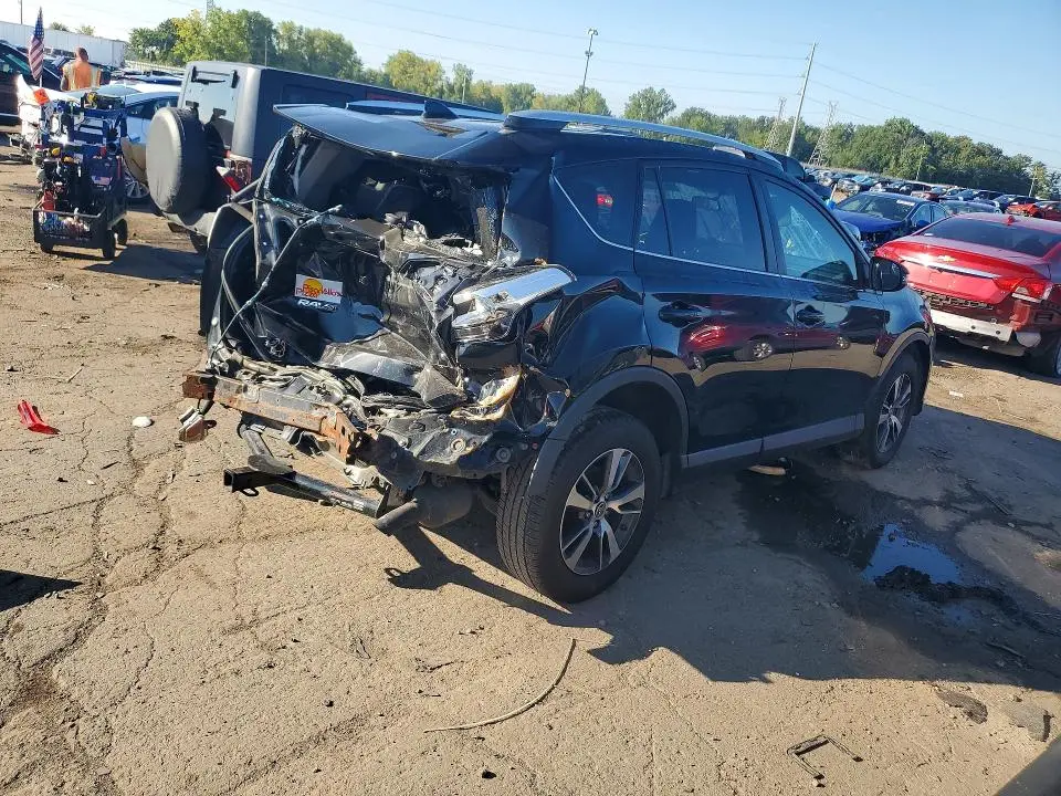 2016 TOYOTA RAV4 XLE  