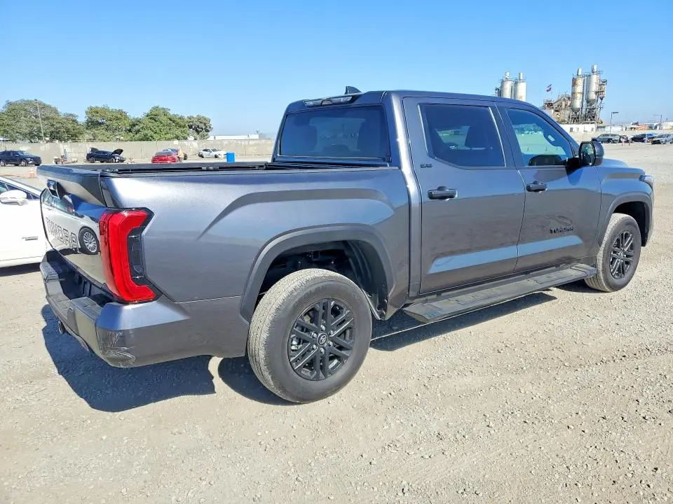 2025 TOYOTA TUNDRA SR5  