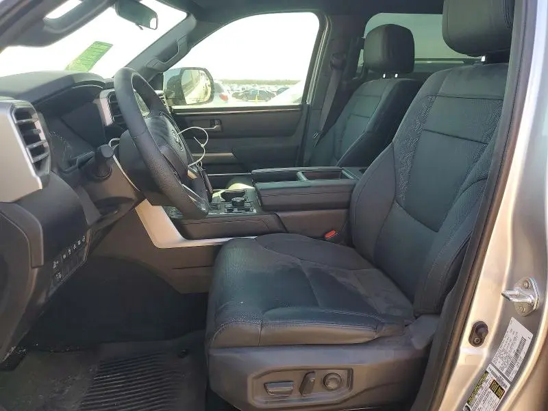 2025 TOYOTA TUNDRA CREWMAX SR  