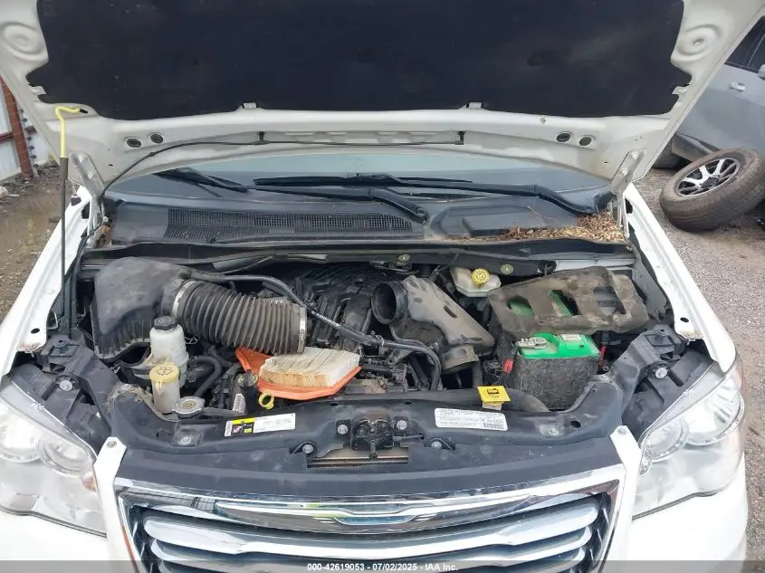2013 CHRYSLER TOWN & COUNTRY TOURING