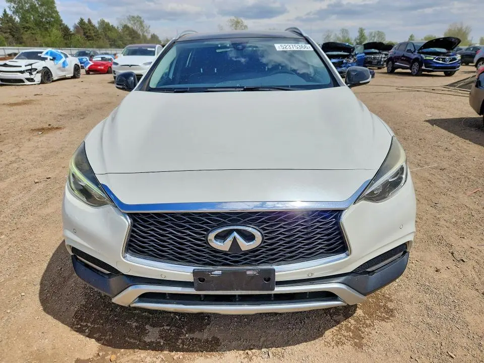 2017 INFINITI QX30 PREMIUM  