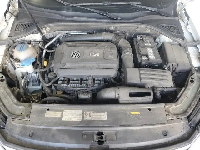 2016 VOLKSWAGEN PASSAT SE  