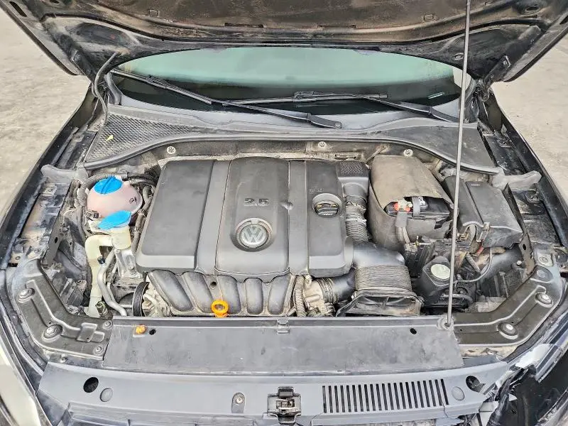 2012 VOLKSWAGEN PASSAT S  