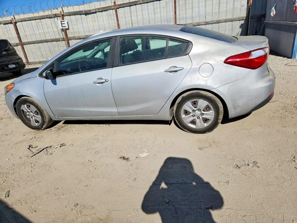 2016 KIA FORTE LX  