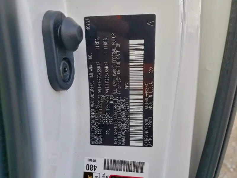 2024 TOYOTA SIENNA LE  