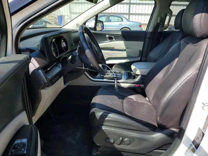 2023 KIA CARNIVAL LX  