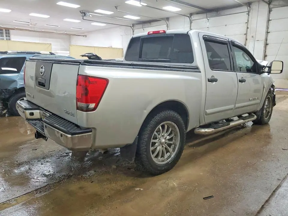 2010 NISSAN TITAN SE  