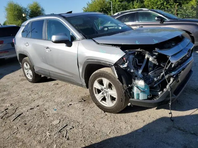 2020 TOYOTA RAV4 XLE  