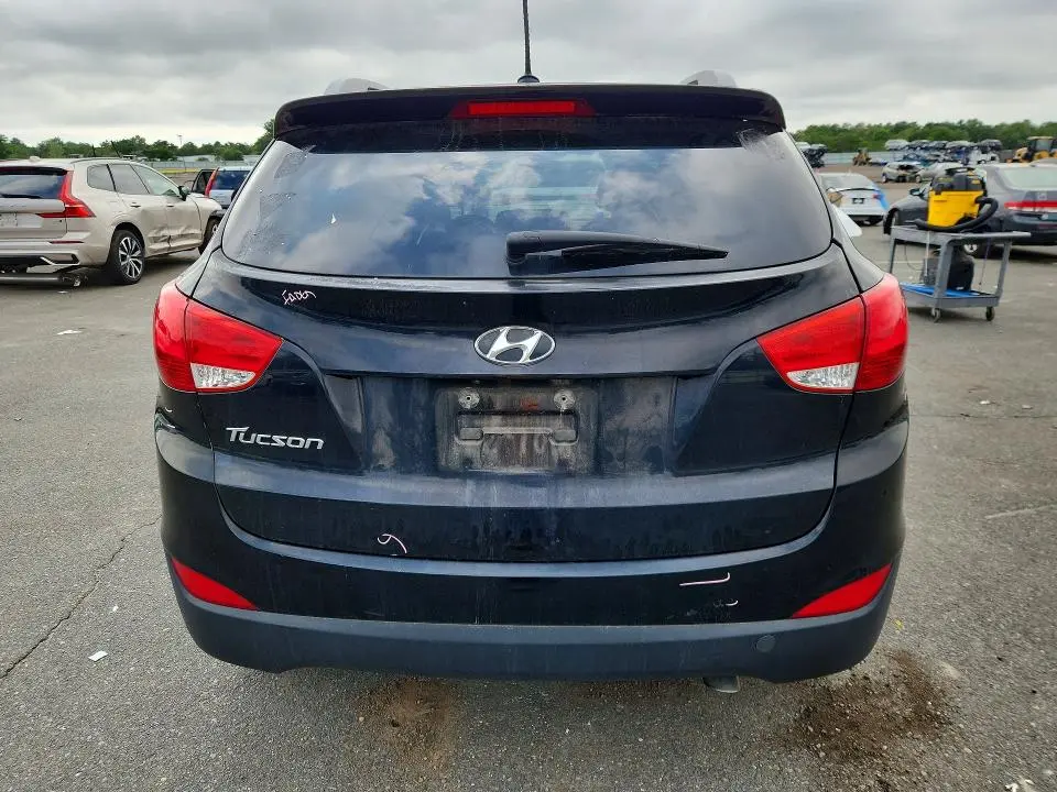 2014 HYUNDAI TUCSON SE  