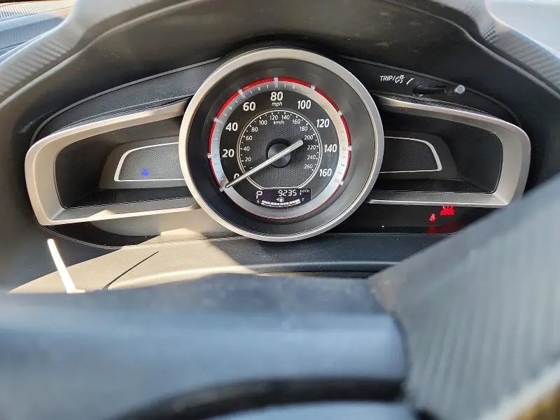 2015 MAZDA 3 SV  