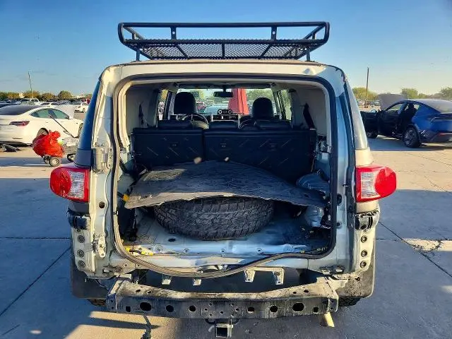 2010 TOYOTA FJ CRUISER BASE  