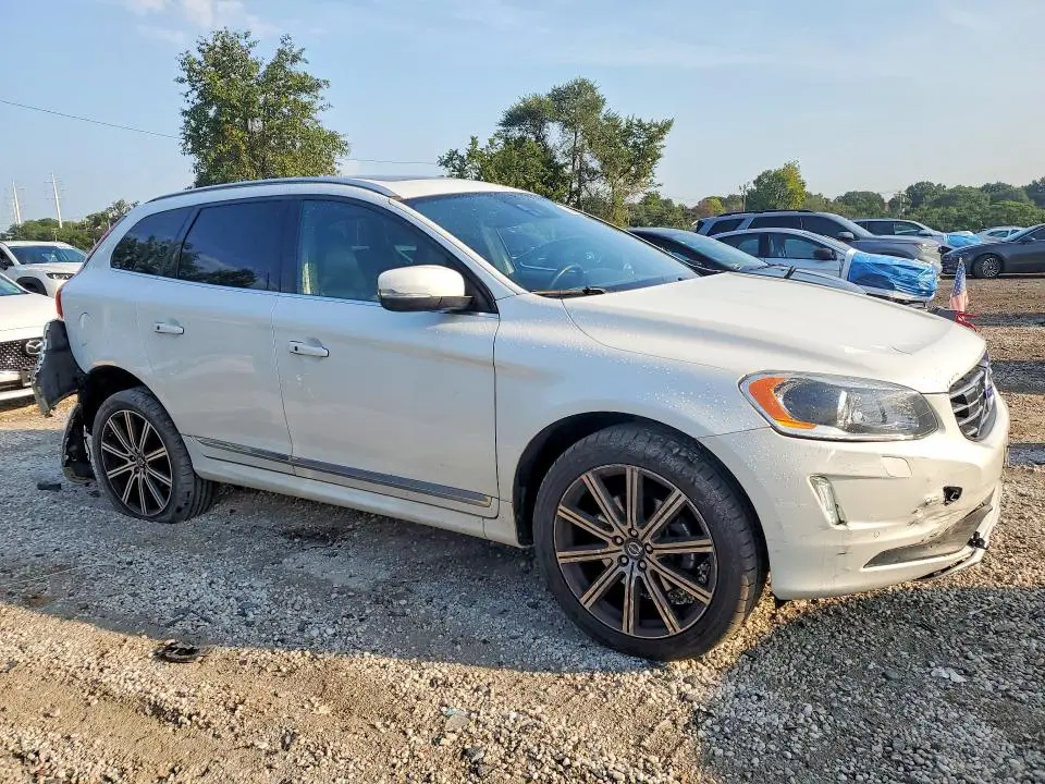 2015 VOLVO XC60 T6 PLATINUM  