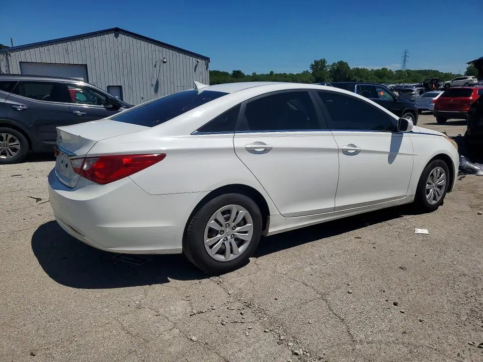 2011 HYUNDAI SONATA GLS  
