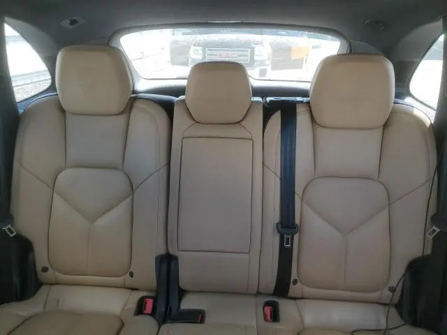 2017 PORSCHE CAYENNE   