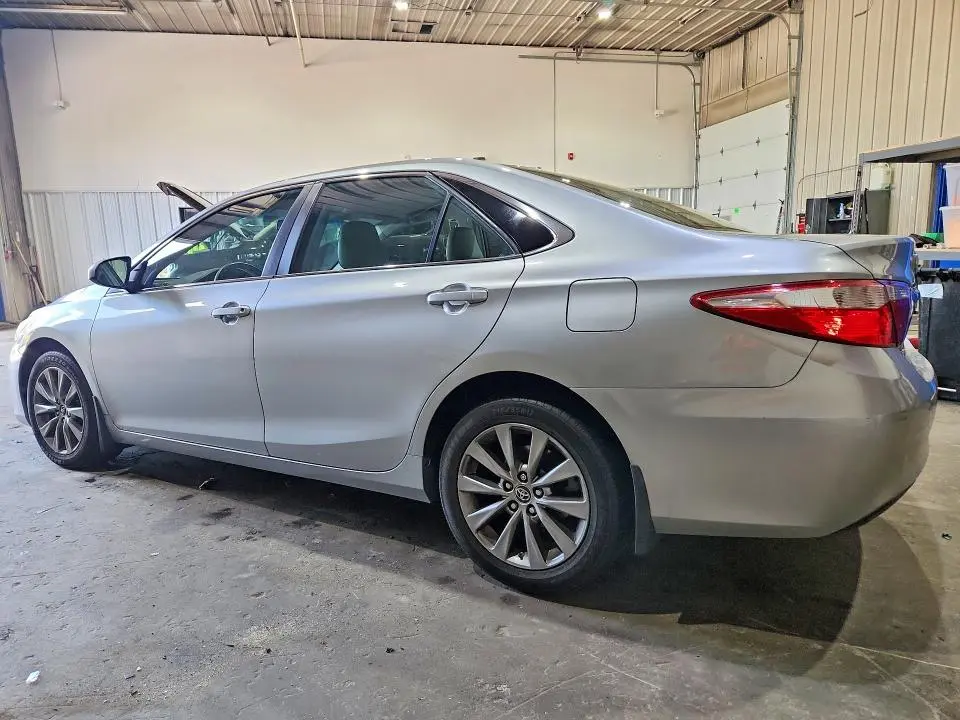 2015 TOYOTA CAMRY XLE  