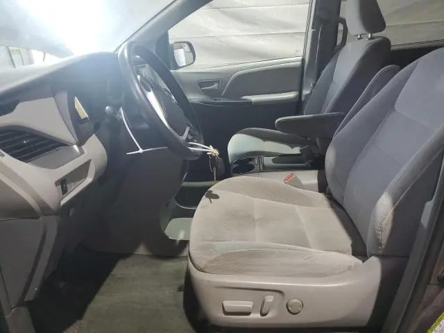 2017 TOYOTA SIENNA LE