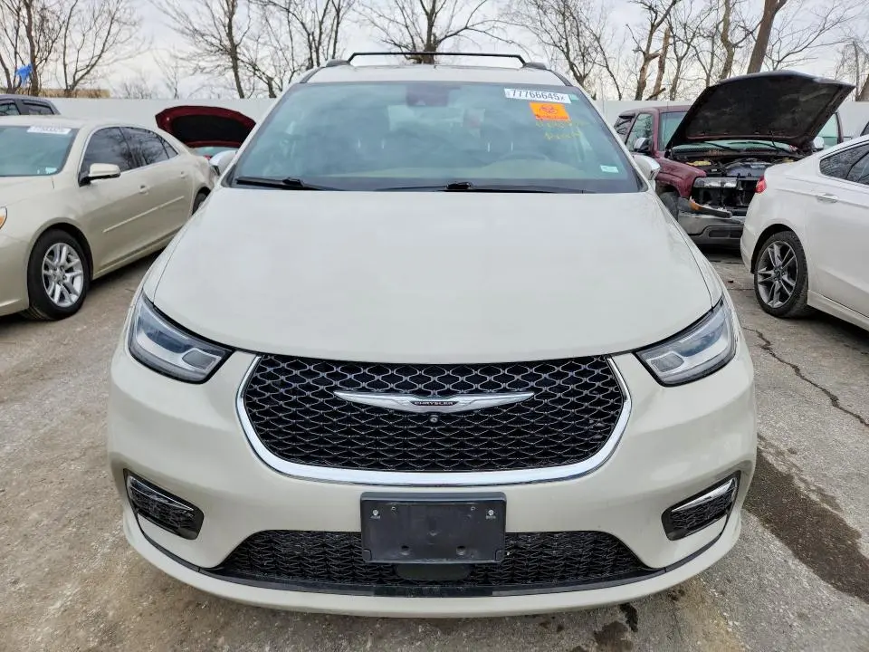 2021 CHRYSLER PACIFICA LIMITED  