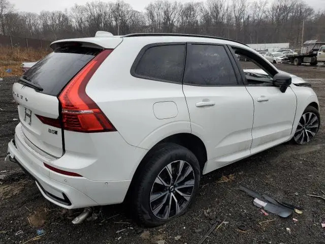 2023 VOLVO XC60 PLUS  