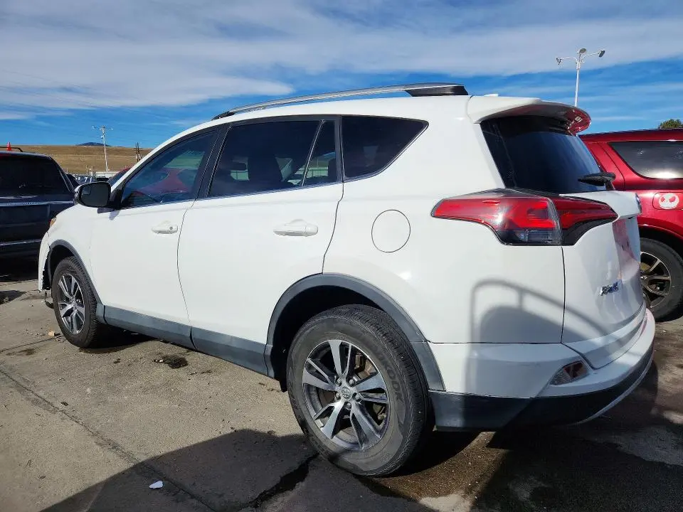 2016 TOYOTA RAV4 XLE  