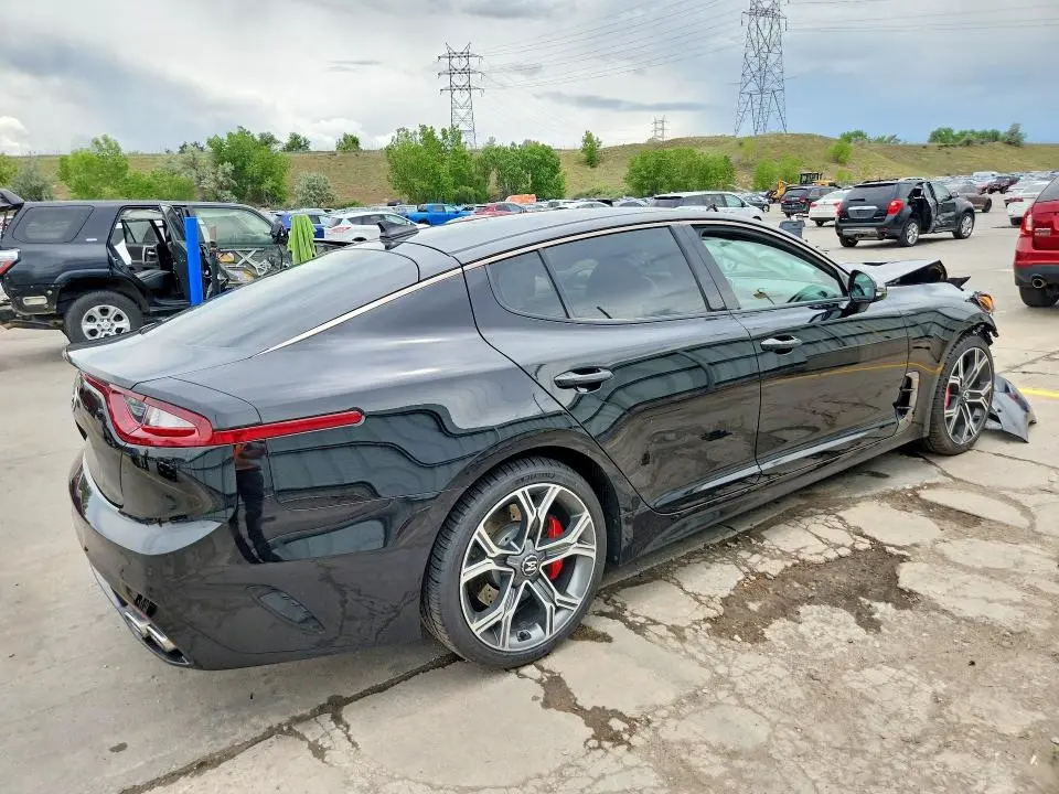 2019 KIA STINGER GT  