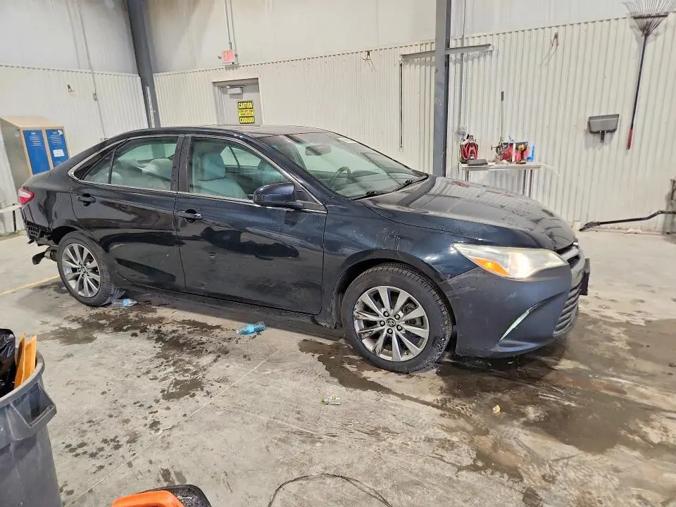 2017 TOYOTA CAMRY XLE  