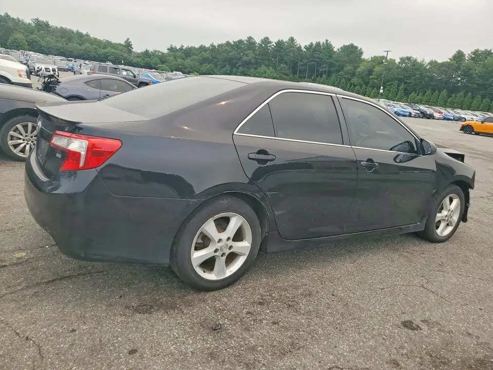 2013 TOYOTA CAMRY SE  