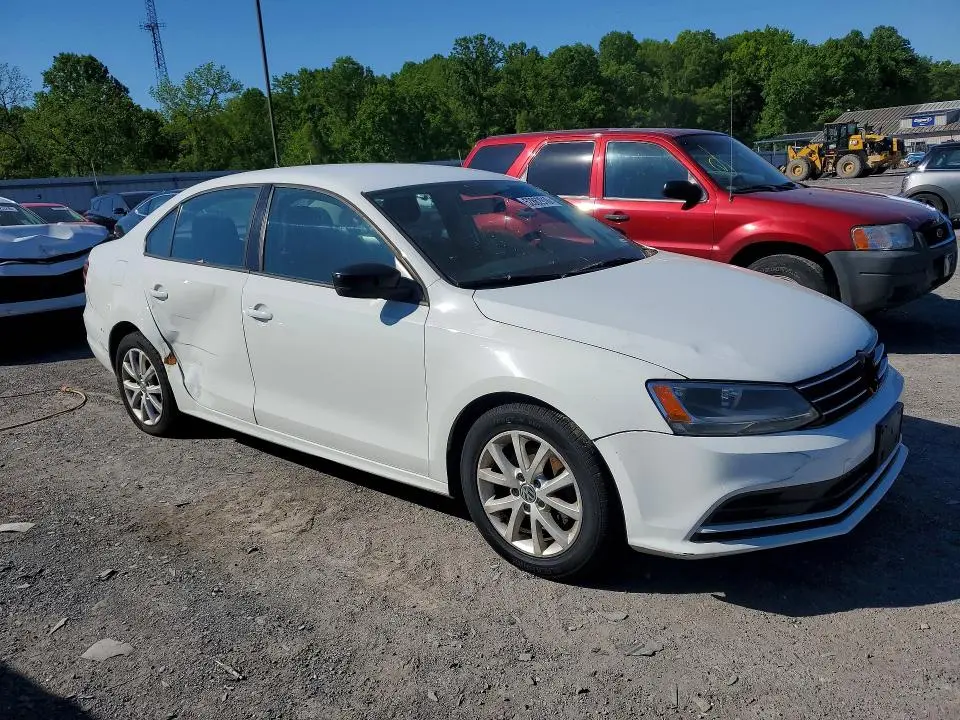 2016 VOLKSWAGEN JETTA SE  