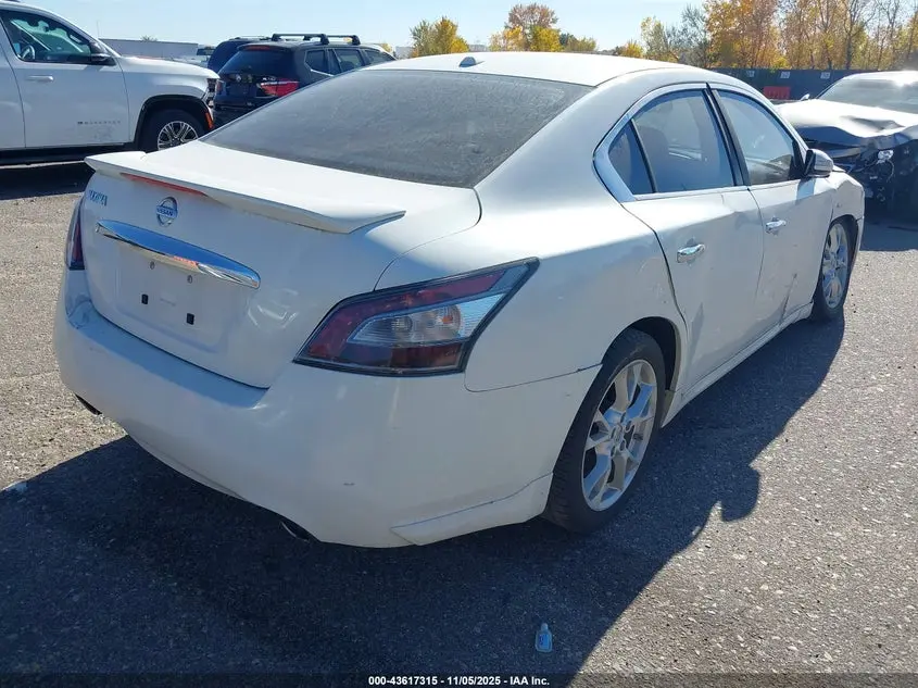 2012 NISSAN MAXIMA S/SV