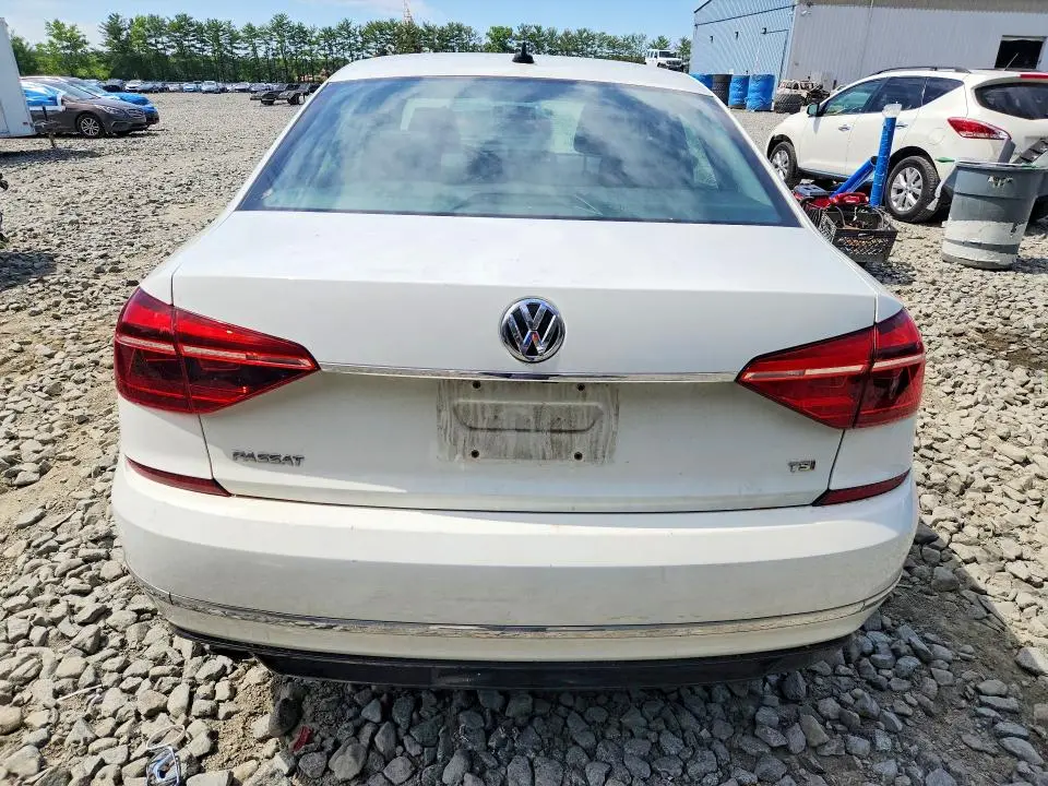 2017 VOLKSWAGEN PASSAT R-LINE  