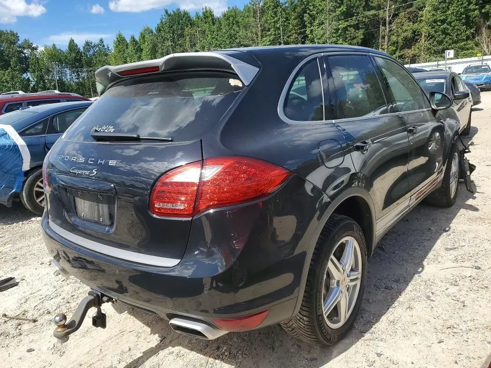 2014 PORSCHE CAYENNE   