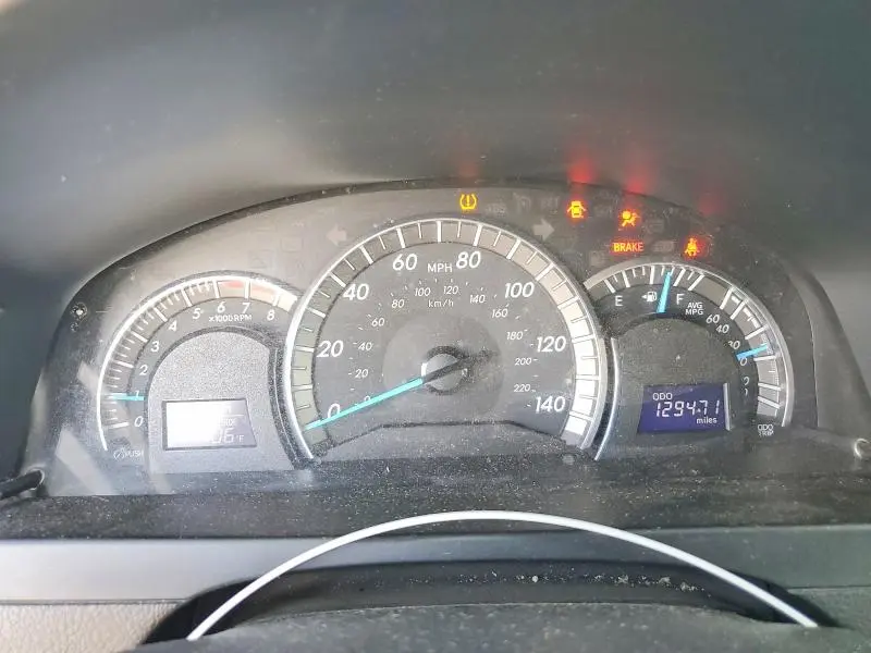 2014 TOYOTA CAMRY SE  